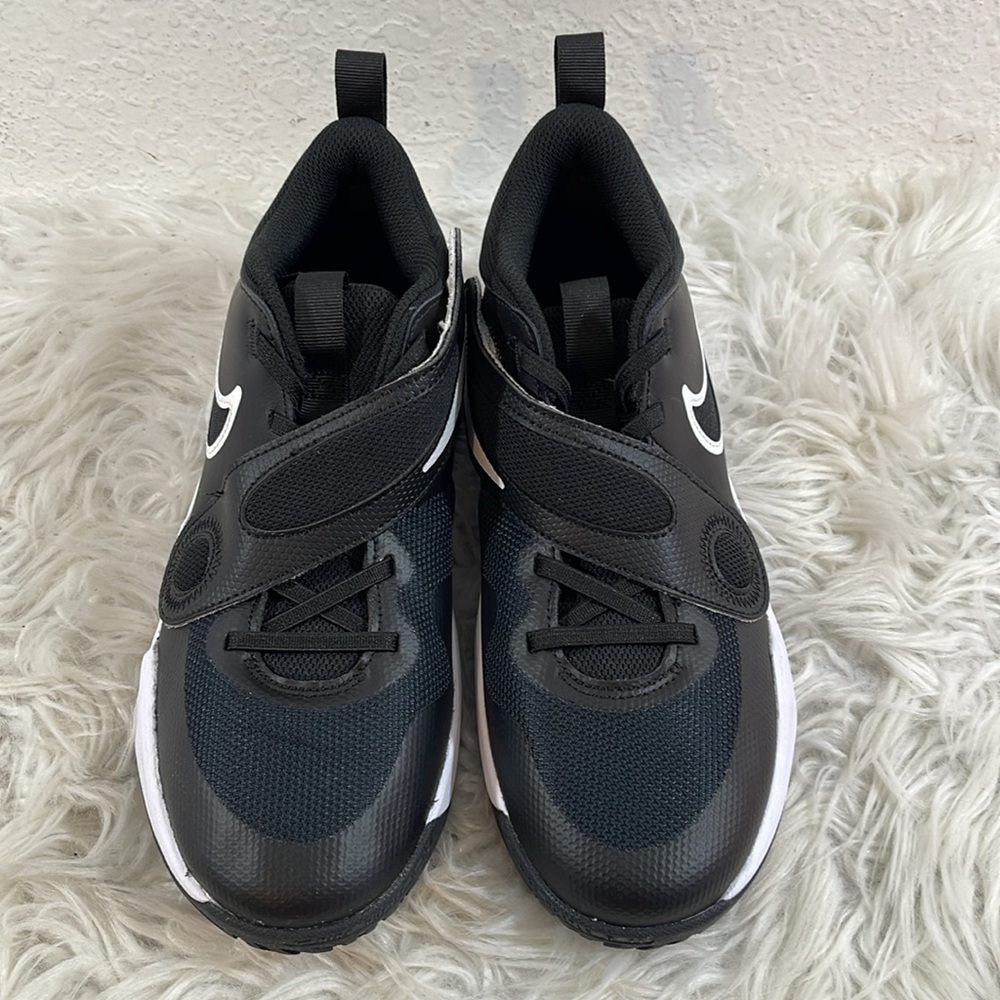 NIKE Team Hustle D 11 Big Kids' Basketball Shoes Black & White Size 7Y NEW - Picture 3 of 16